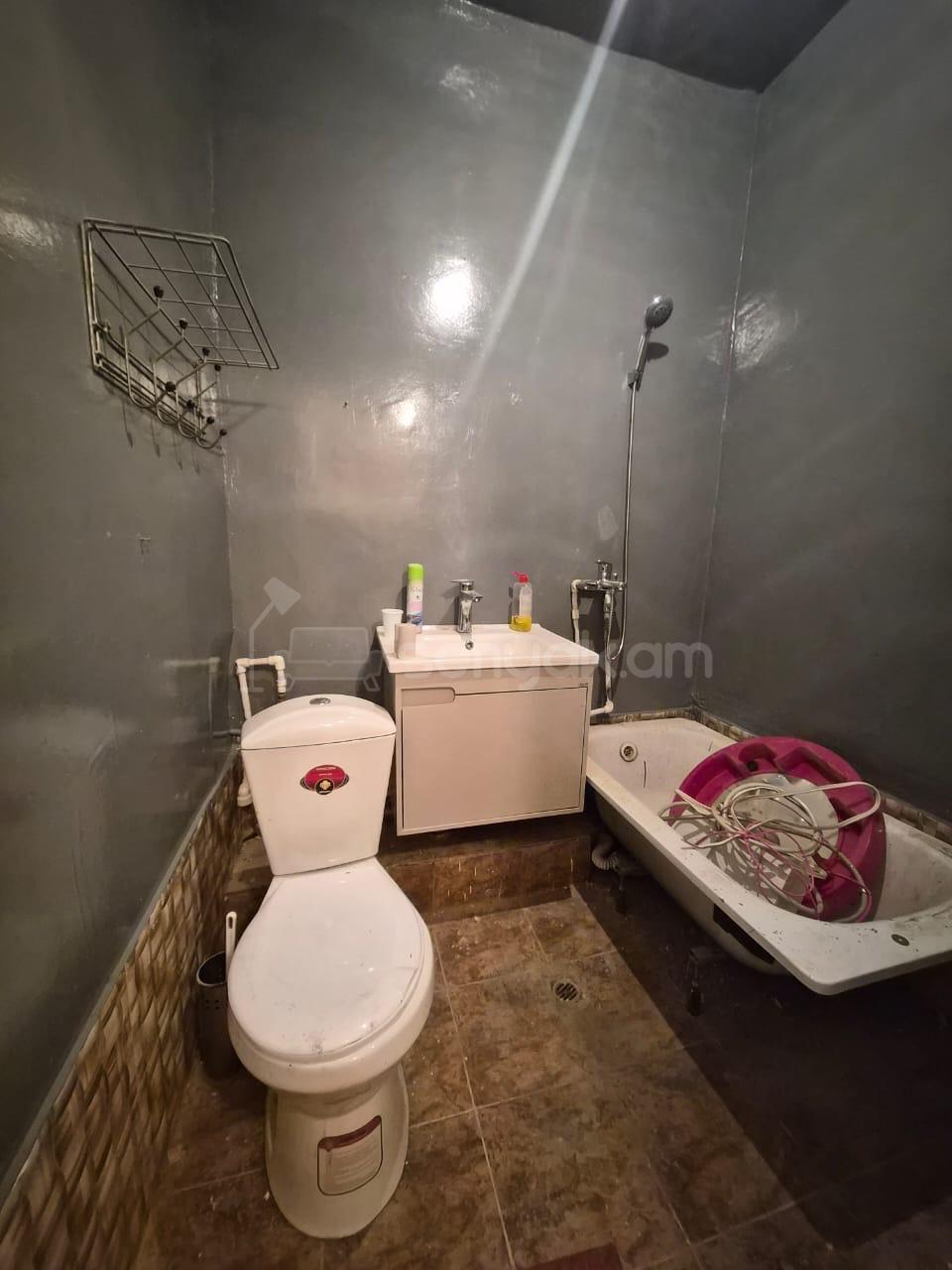 2 Սենյականոց Բնակարան, 41քմ, 2/9 հարկ, Կոսմետիկ Վերանորոգված