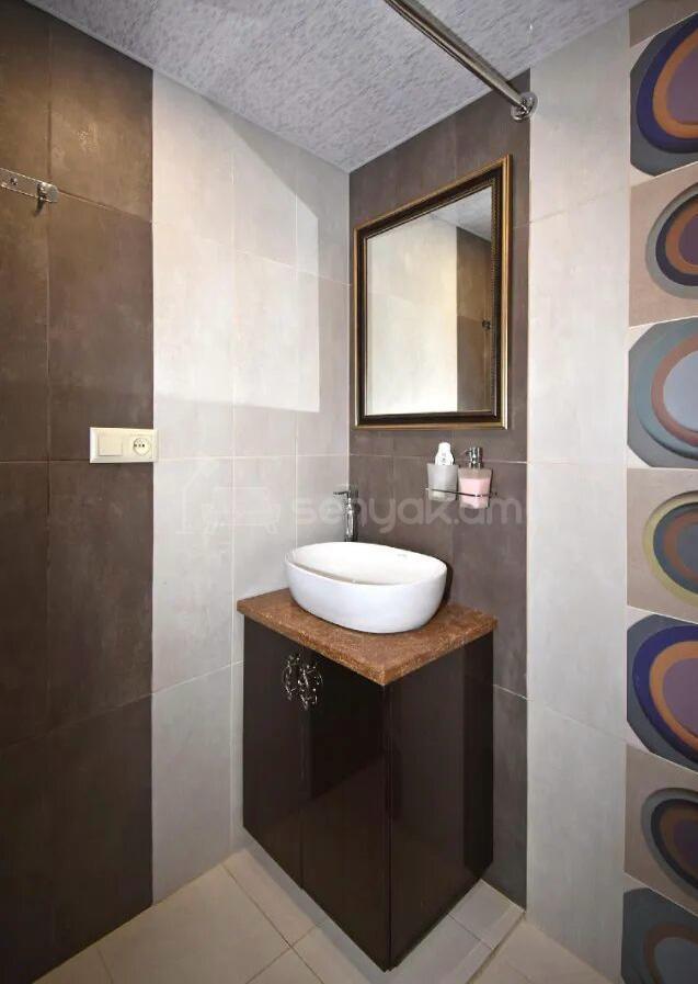 2 Սենյականոց Բնակարան, 38քմ, 3/5 հարկ, Դիզայներական Վերանորոգված