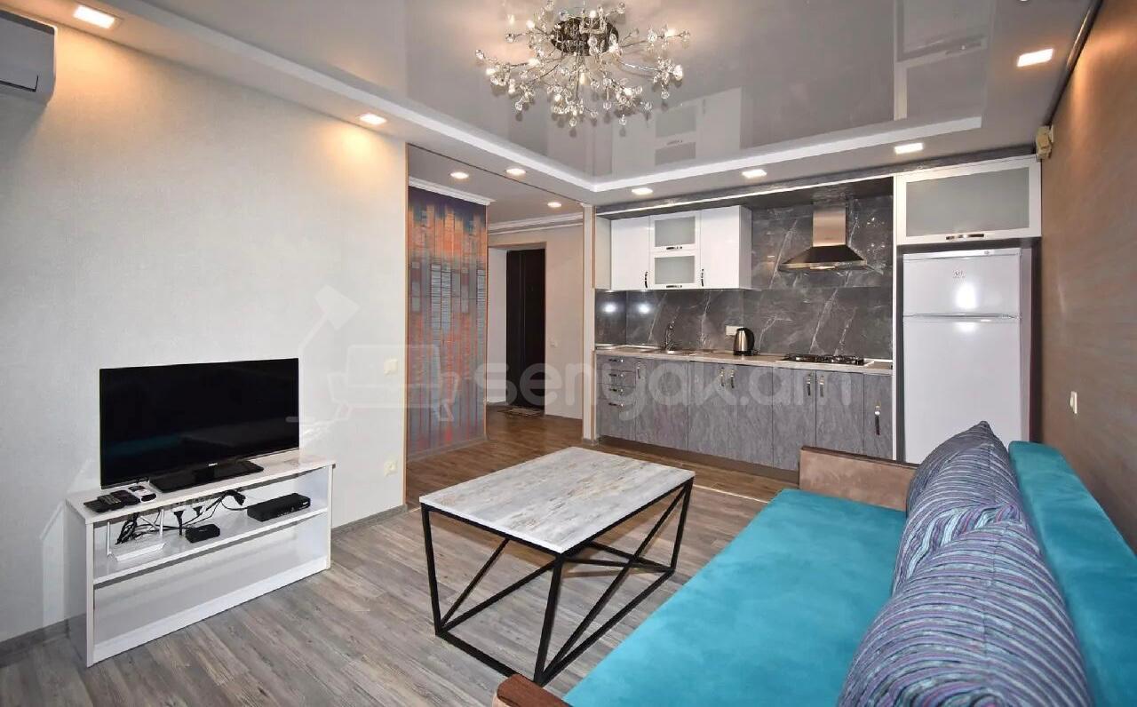 2 Սենյականոց Բնակարան, 38քմ, 3/5 հարկ, Դիզայներական Վերանորոգված