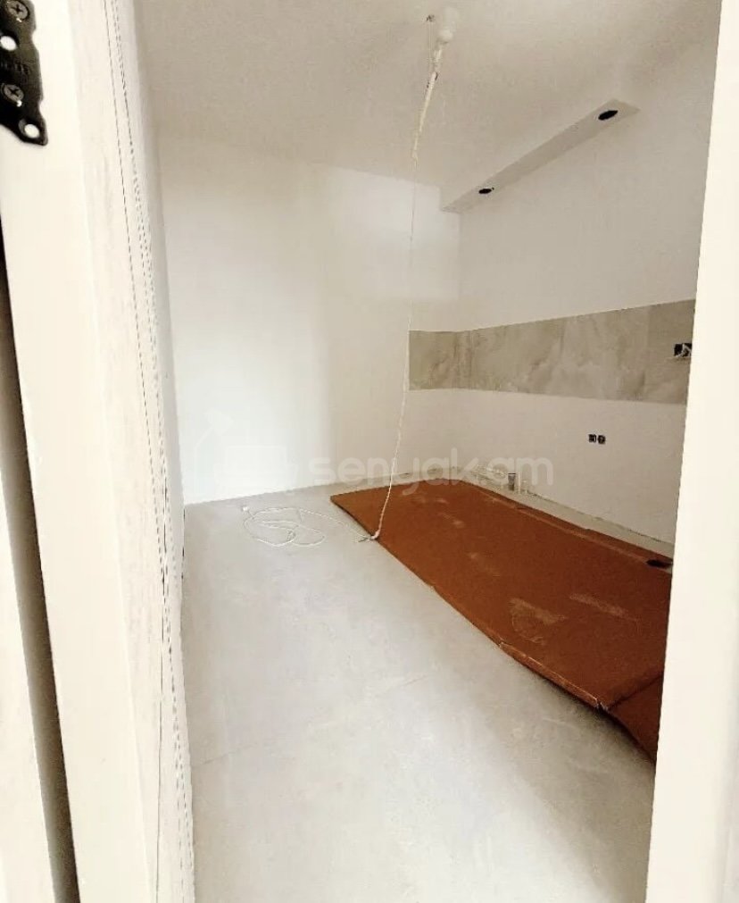 2 Սենյականոց Բնակարան Նորակառույց Քարե Շենքում, 50քմ, 1/2 հարկ, Նորմալ Վիճակում