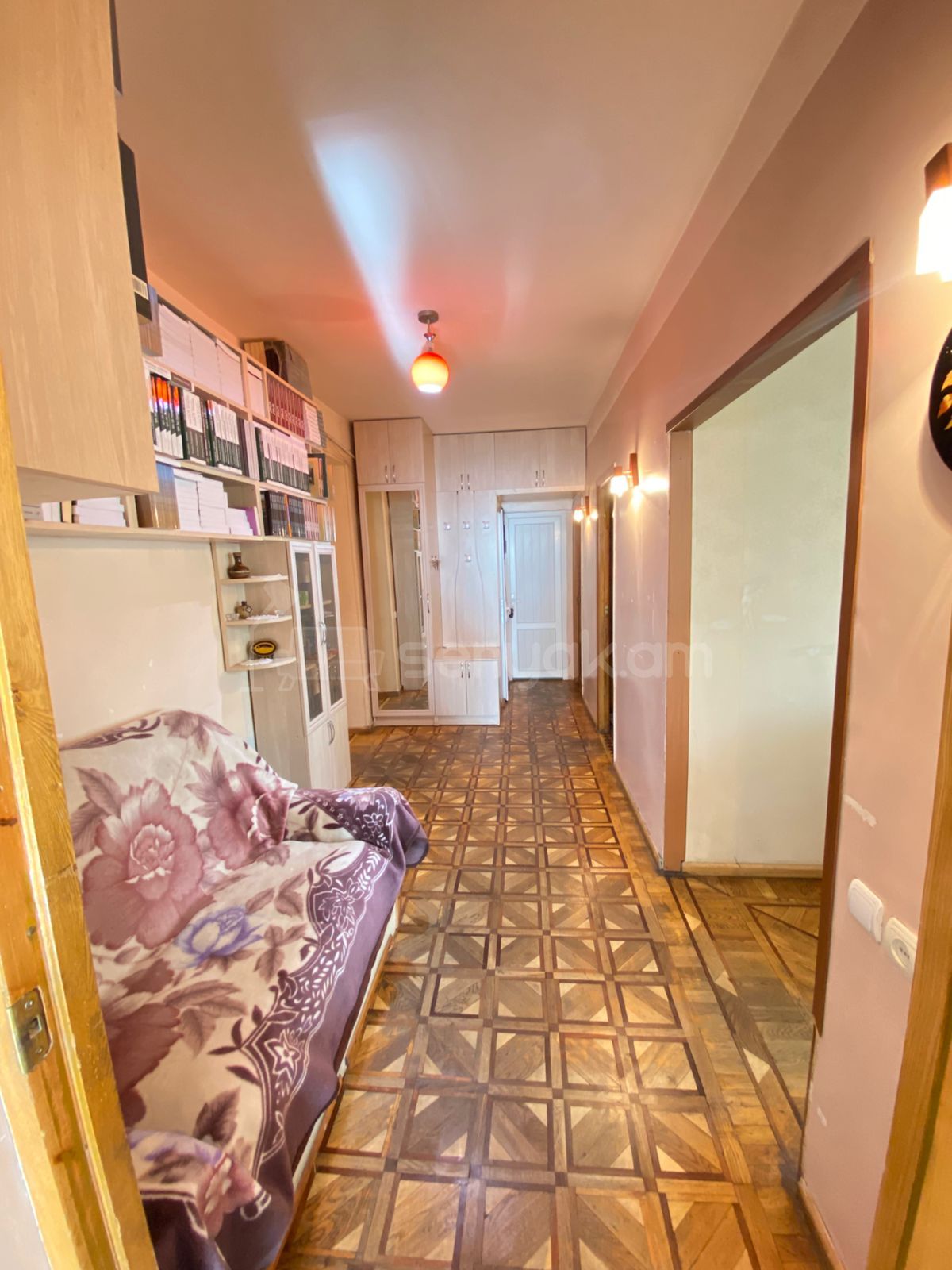 3 Սենյականոց Բնակարան Քարե Շենքում, 75քմ, 4/5 հարկ, Նորմալ Վիճակում