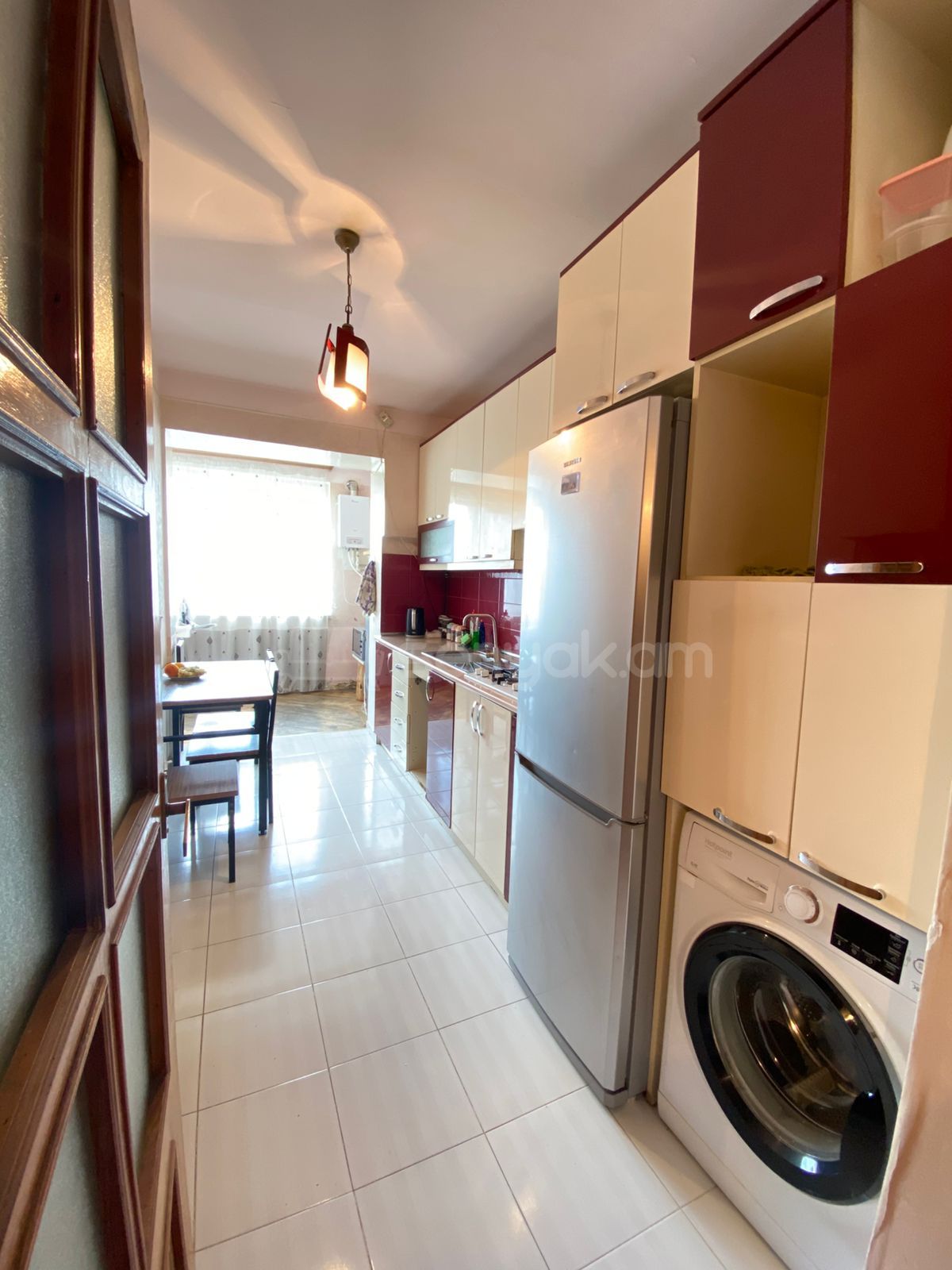 3 Սենյականոց Բնակարան Քարե Շենքում, 75քմ, 4/5 հարկ, Նորմալ Վիճակում