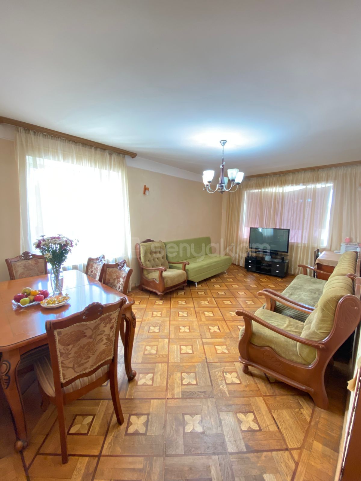 3 Սենյականոց Բնակարան Քարե Շենքում, 75քմ, 4/5 հարկ, Նորմալ Վիճակում