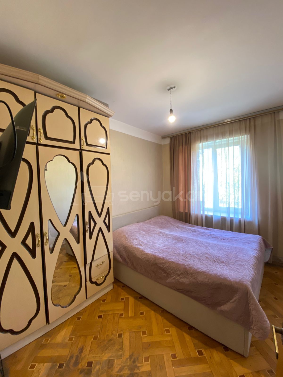 3 Սենյականոց Բնակարան Քարե Շենքում, 75քմ, 4/5 հարկ, Նորմալ Վիճակում