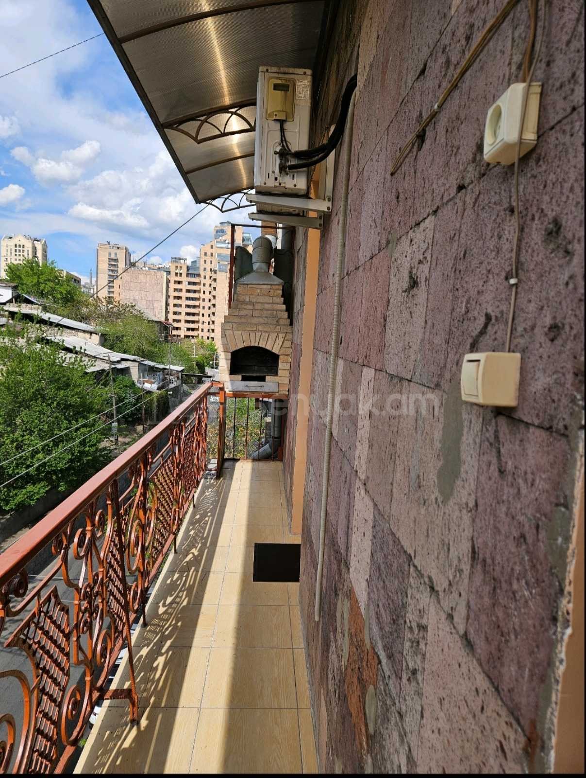 2 Սենյականոց Բնակարան Քարե Շենքում, 50քմ, 5/5 հարկ, Կապիտալ Վերանորոգված, Կահավորված, Արևկող