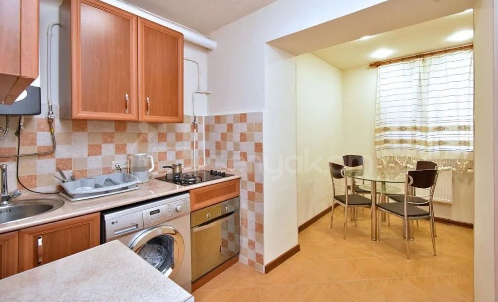 2 Սենյականոց Բնակարան Քարե Շենքում, 70քմ, 1/4 հարկ, Կապիտալ Վերանորոգված, Կահավորված