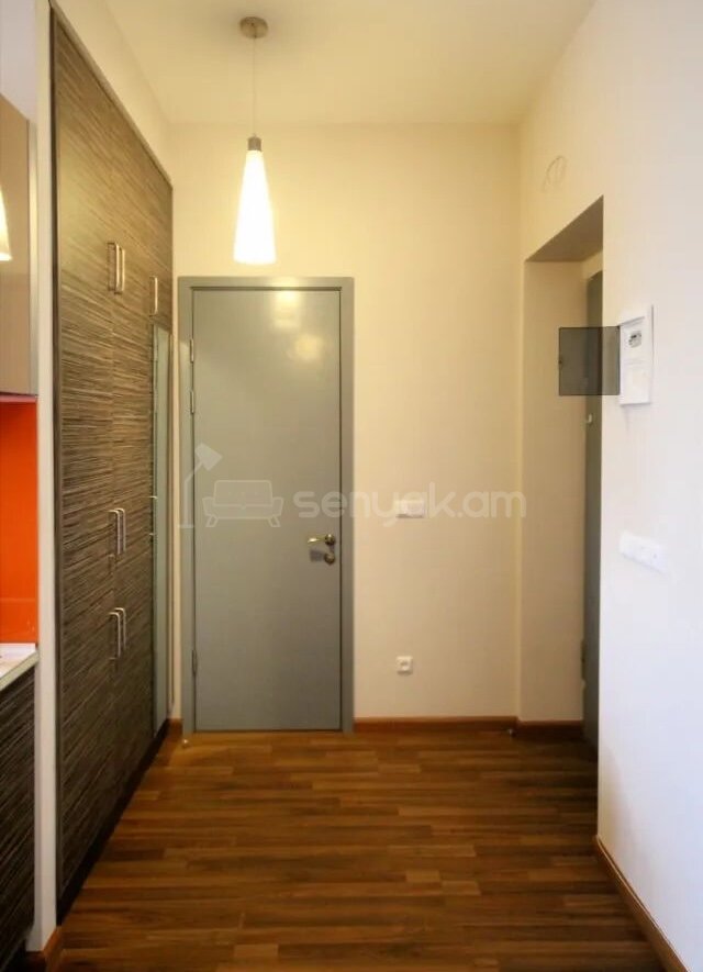 2 Սենյականոց Բնակարան Քարե Շենքում, 40քմ, 3/4 հարկ, Դիզայներական Վերանորոգված, Կահավորված