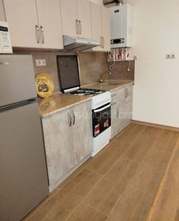 2 Սենյականոց Բնակարան Քարե Շենքում, 55քմ, 3/3 հարկ, Կապիտալ Վերանորոգված, Կահավորված