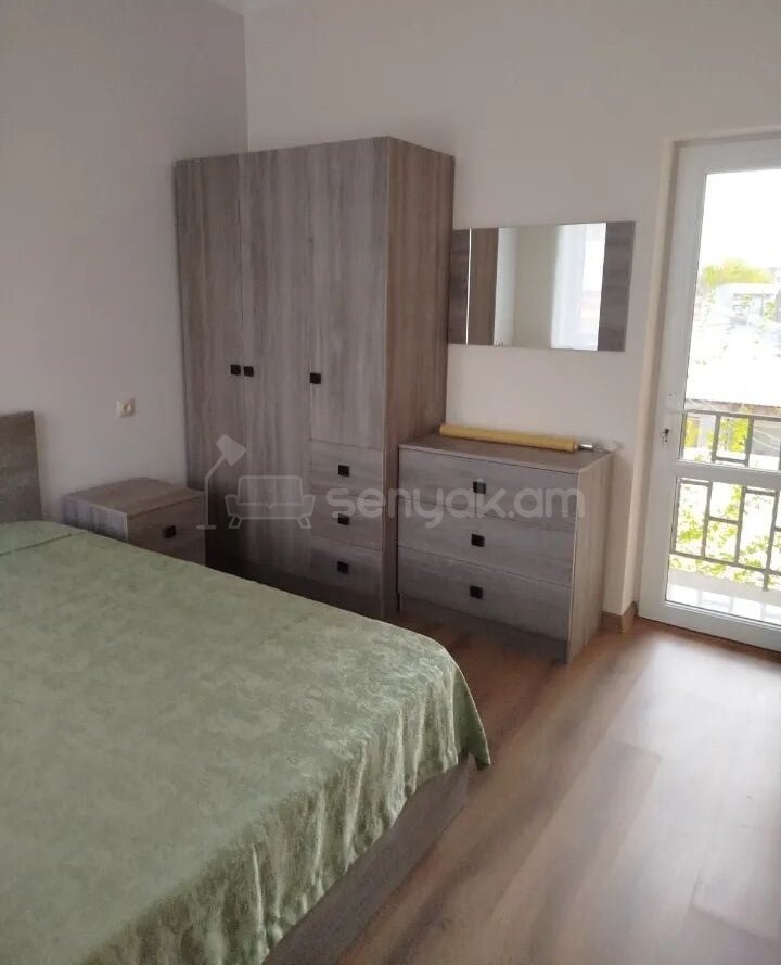 2 Սենյականոց Բնակարան Քարե Շենքում, 55քմ, 3/3 հարկ, Կապիտալ Վերանորոգված, Կահավորված