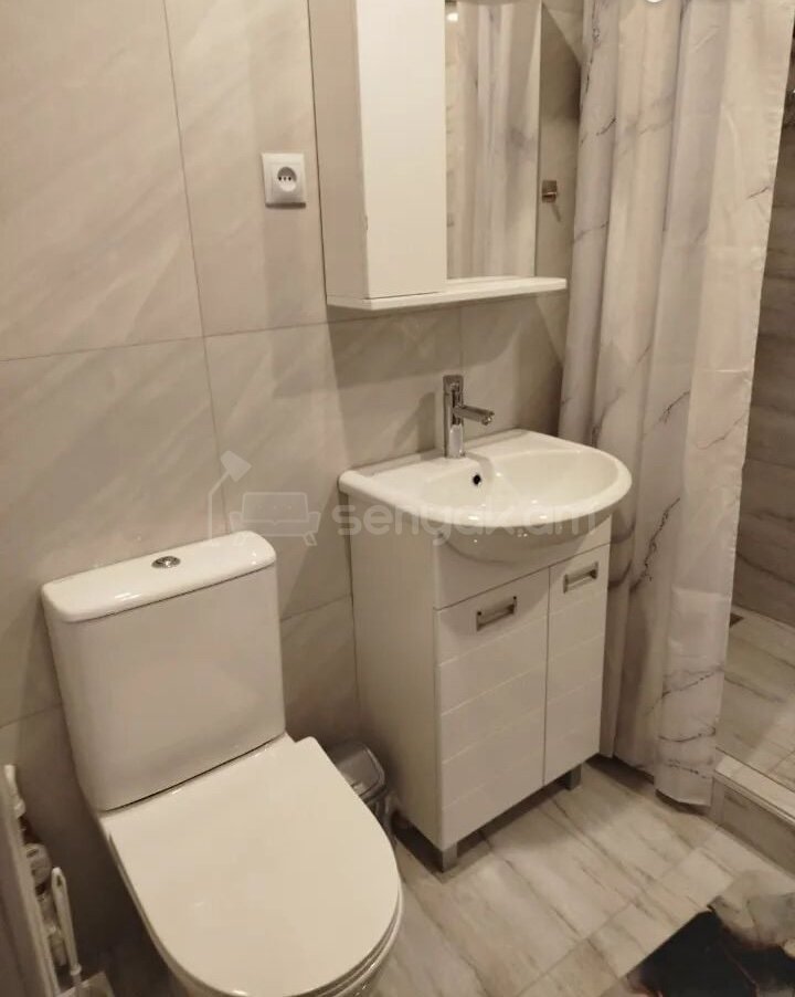 2 Սենյականոց Բնակարան Քարե Շենքում, 55քմ, 3/3 հարկ, Կապիտալ Վերանորոգված, Կահավորված