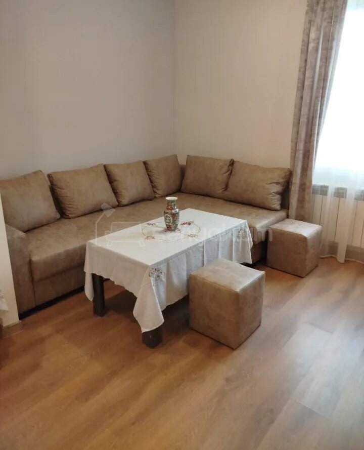 2 Սենյականոց Բնակարան Քարե Շենքում, 55քմ, 3/3 հարկ, Կապիտալ Վերանորոգված, Կահավորված