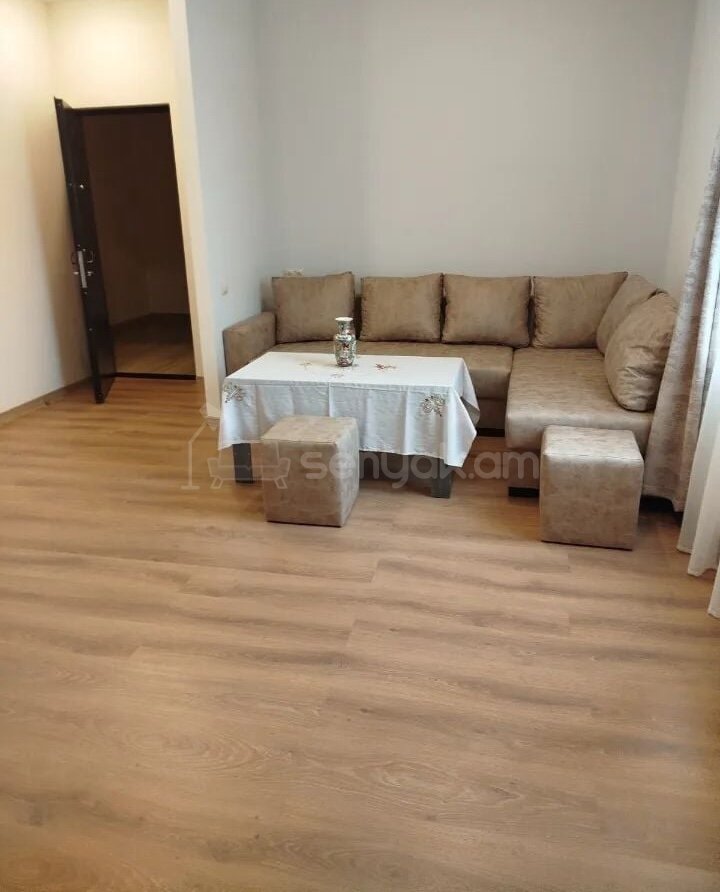 2 Սենյականոց Բնակարան Քարե Շենքում, 55քմ, 3/3 հարկ, Կապիտալ Վերանորոգված, Կահավորված