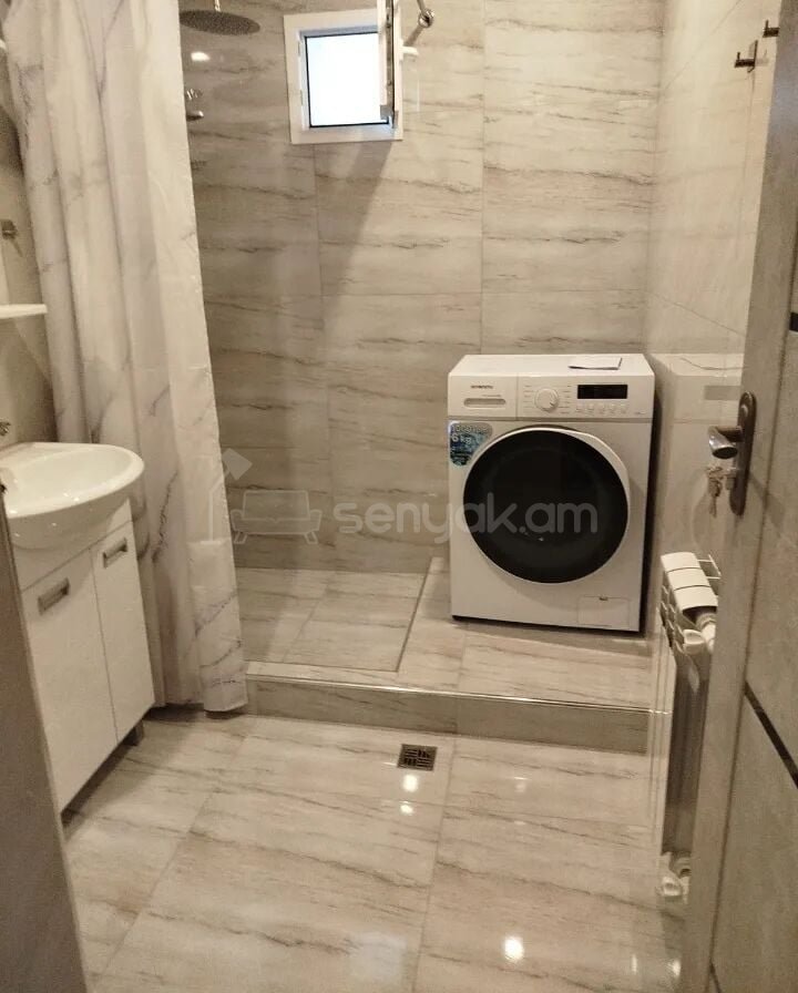 2 Սենյականոց Բնակարան Քարե Շենքում, 55քմ, 3/3 հարկ, Կապիտալ Վերանորոգված, Կահավորված