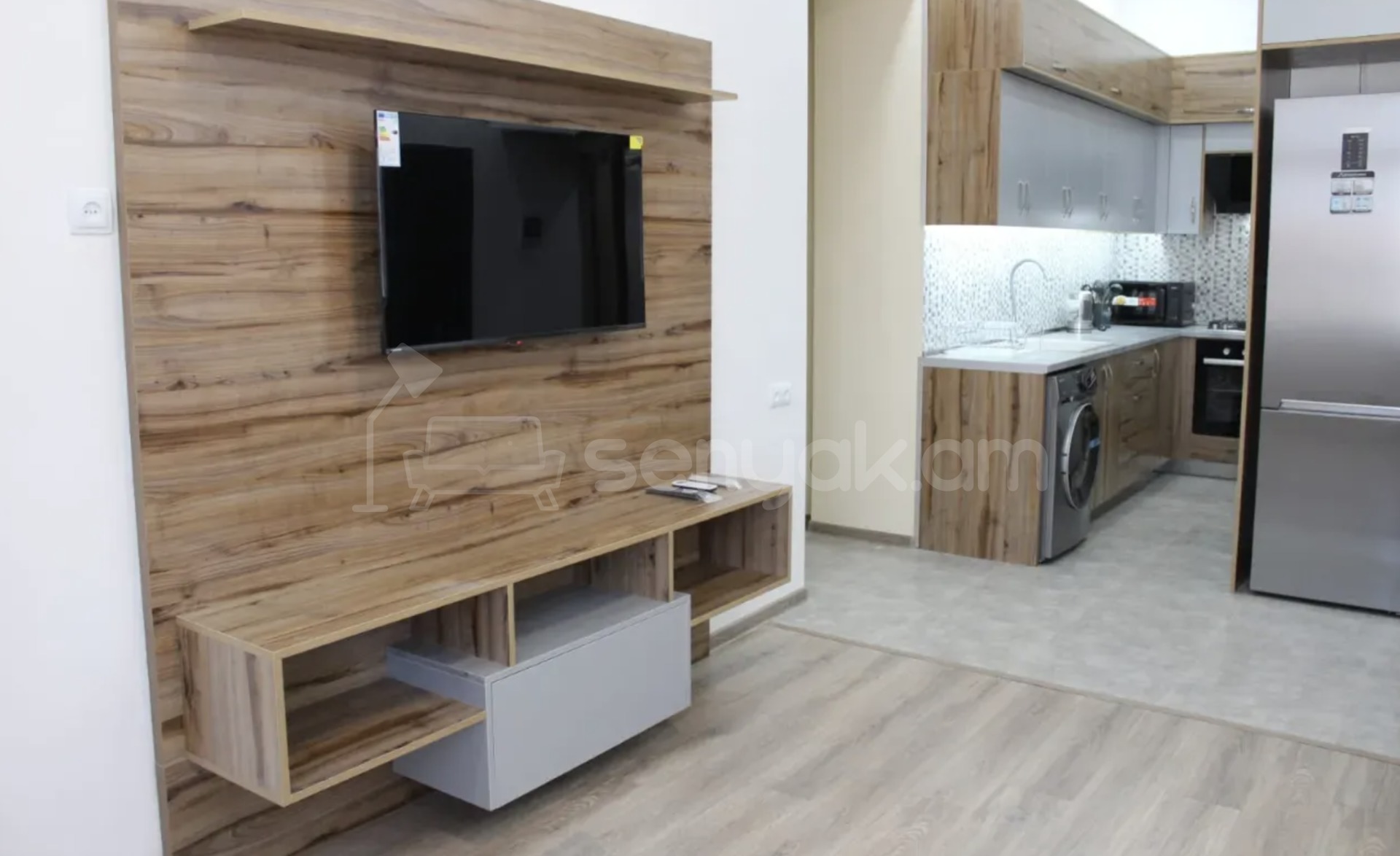 3 Սենյականոց Բնակարան Քարե Շենքում, 81քմ, 3/3 հարկ, Կապիտալ Վերանորոգված, Կահավորված