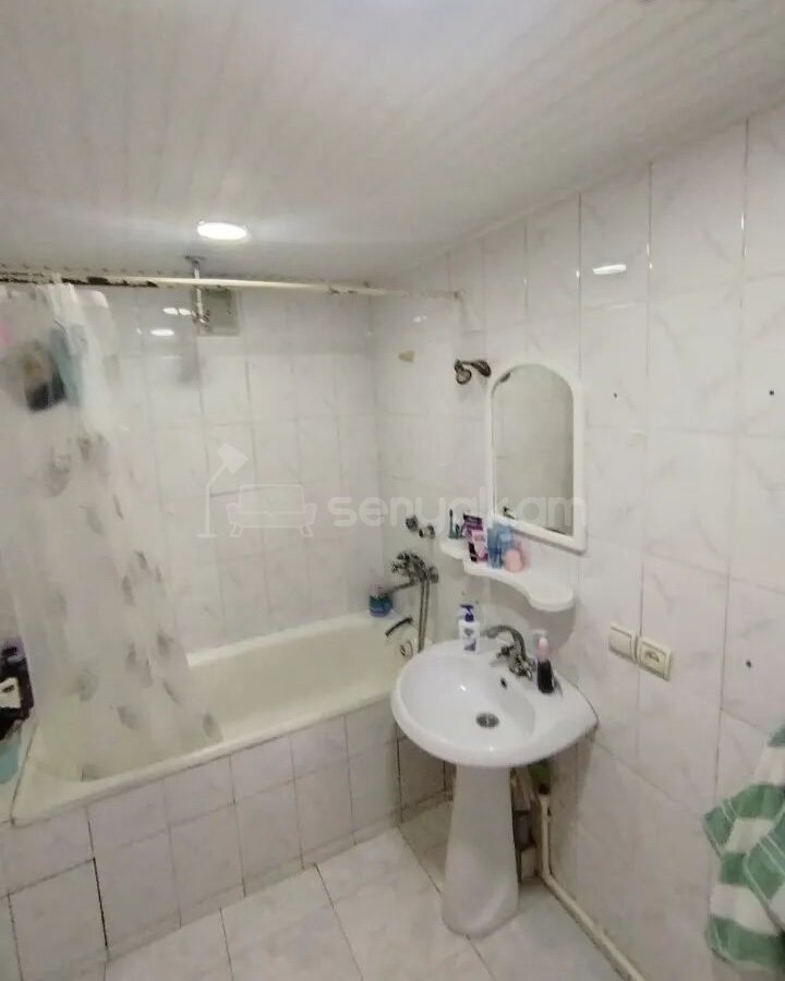 3 Սենյականոց Բնակարան, 83քմ, 11/14 հարկ, Նորմալ Վիճակում