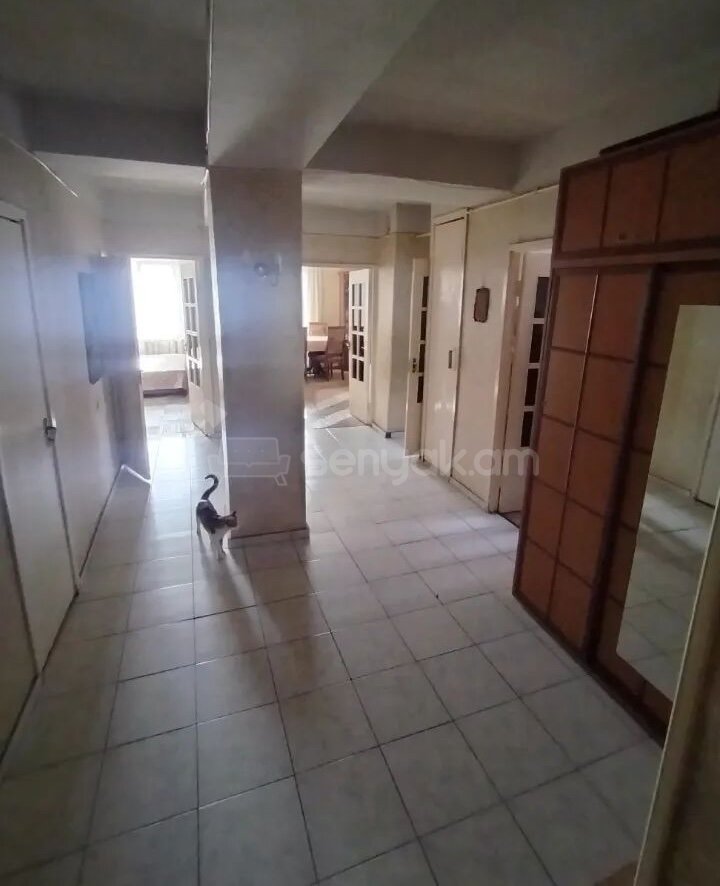 3 Սենյականոց Բնակարան, 83քմ, 11/14 հարկ, Նորմալ Վիճակում