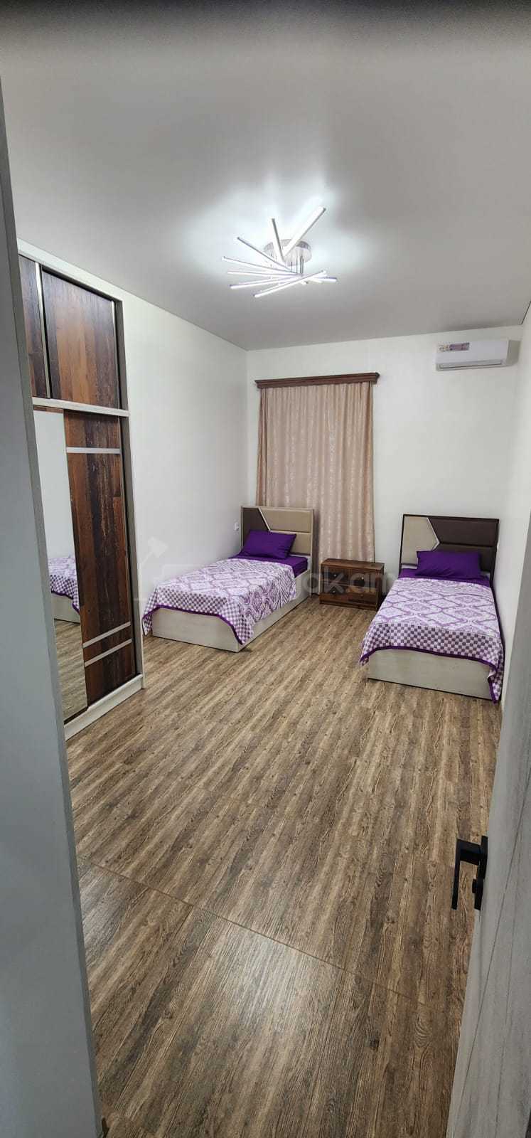 4 Սենյականոց Բնակարան Քարե Շենքում, 100քմ, 2/4 հարկ, Դիզայներական Վերանորոգված, Կահավորված