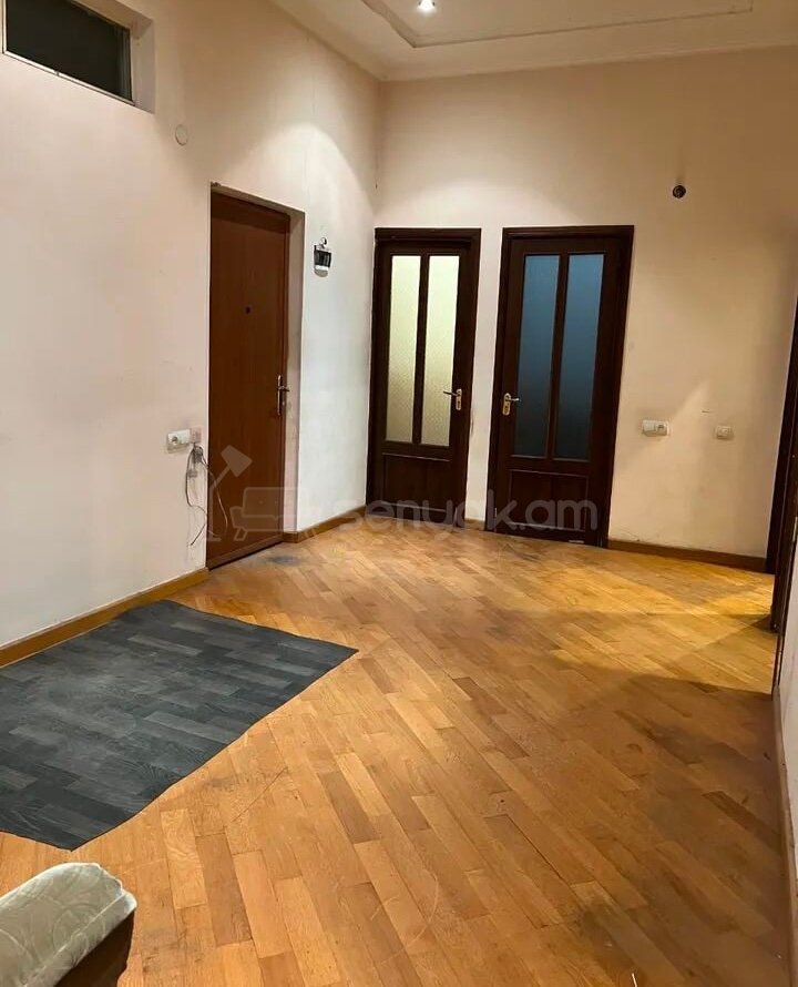 3 Սենյականոց Բնակարան Քարե Շենքում, 81քմ, 3/3 հարկ, Կոսմետիկ Վերանորոգված