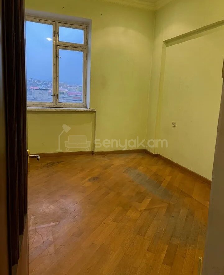 3 Սենյականոց Բնակարան Քարե Շենքում, 81քմ, 3/3 հարկ, Կոսմետիկ Վերանորոգված