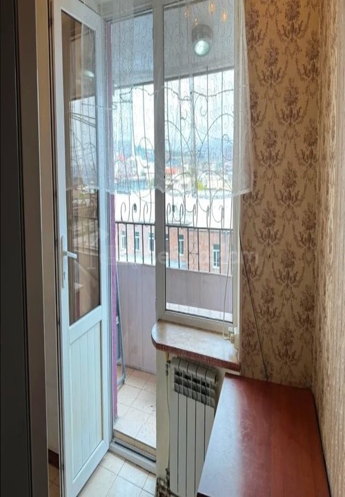 3 Սենյականոց Բնակարան Քարե Շենքում, 57քմ, 5/5 հարկ, Կոսմետիկ Վերանորոգված, Կահավորված, Արևկող