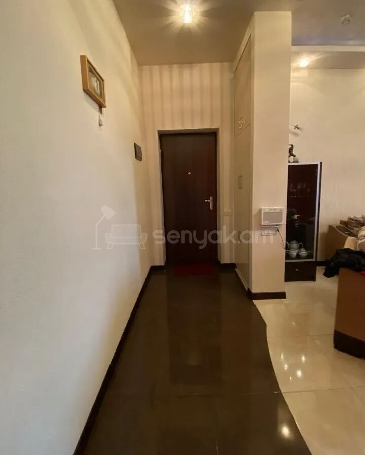 2 Սենյականոց Բնակարան Քարե Շենքում, 80քմ, 2/5 հարկ, Կապիտալ Վերանորոգված, Կահավորված