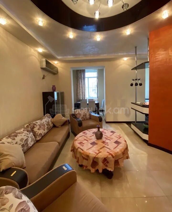 2 Սենյականոց Բնակարան Քարե Շենքում, 80քմ, 2/5 հարկ, Կապիտալ Վերանորոգված, Կահավորված