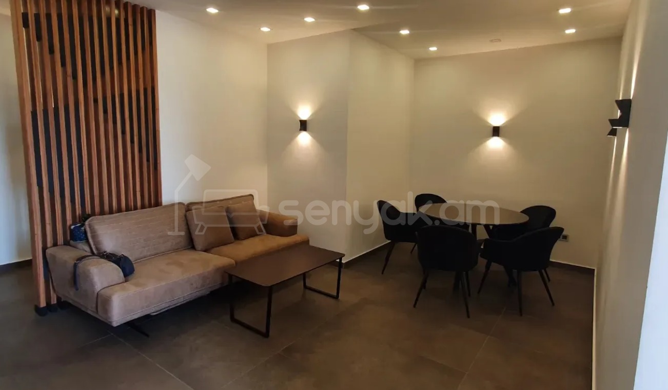 3 Սենյականոց Բնակարան Քարե Շենքում, 83քմ, 5/5 հարկ, Դիզայներական Վերանորոգված, Կահավորված, Արևկող