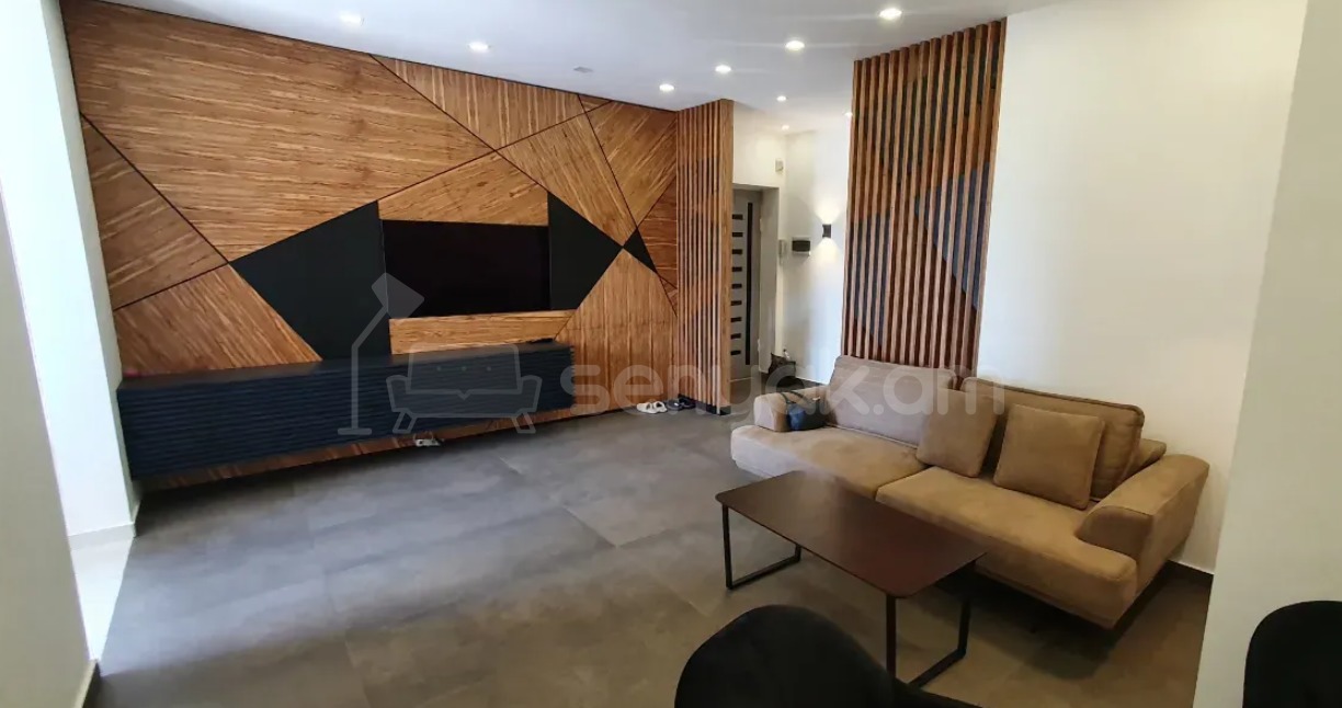 3 Սենյականոց Բնակարան Քարե Շենքում, 83քմ, 5/5 հարկ, Դիզայներական Վերանորոգված, Կահավորված, Արևկող