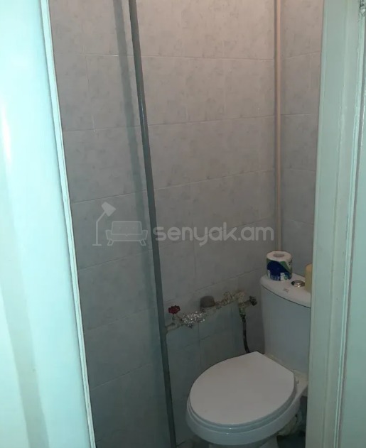 2 Սենյականոց Բնակարան Քարե Շենքում, 74քմ, 5/6 հարկ, Պետական Վիճակում