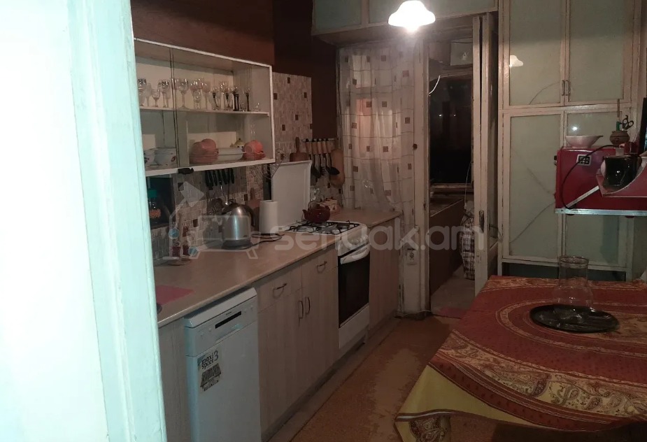 2 Սենյականոց Բնակարան Քարե Շենքում, 74քմ, 5/6 հարկ, Պետական Վիճակում