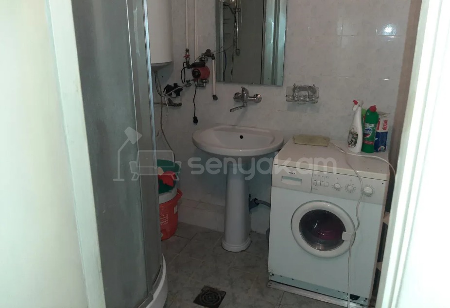 2 Սենյականոց Բնակարան Քարե Շենքում, 74քմ, 5/6 հարկ, Պետական Վիճակում