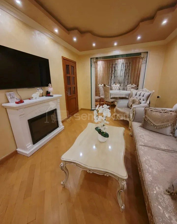 3 Սենյականոց Բնակարան Քարե Շենքում, 61քմ, 3/5 հարկ, Կապիտալ Վերանորոգված