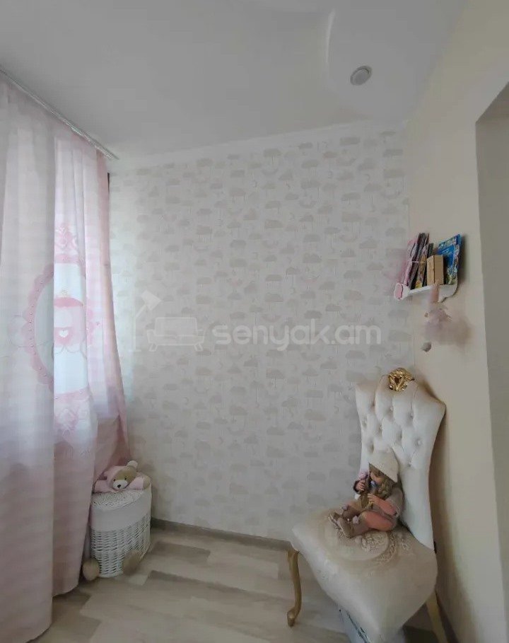 3 Սենյականոց Բնակարան Քարե Շենքում, 61քմ, 3/5 հարկ, Կապիտալ Վերանորոգված