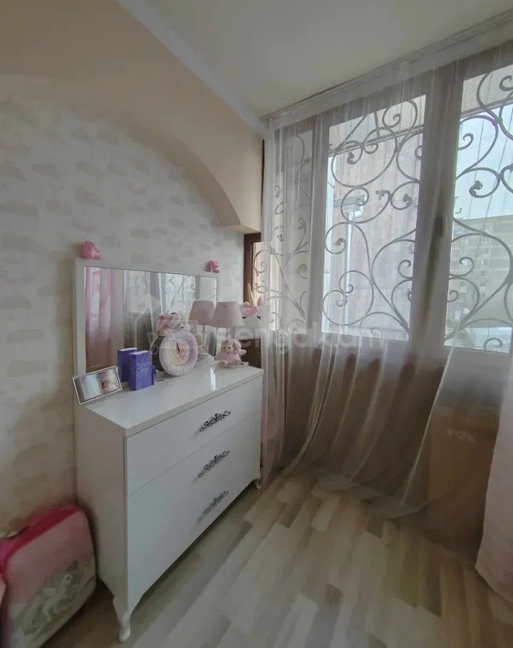 3 Սենյականոց Բնակարան Քարե Շենքում, 61քմ, 3/5 հարկ, Կապիտալ Վերանորոգված