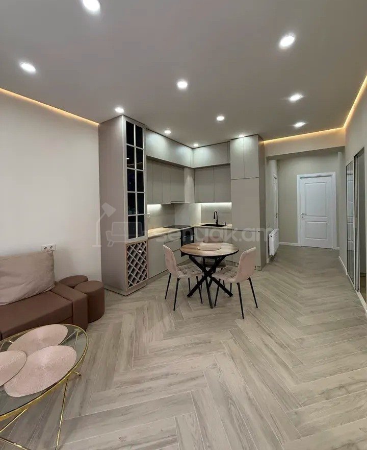 3 Սենյականոց Բնակարան Նորակառույցում, 67քմ, 3/15 հարկ, Դիզայներական Վերանորոգված