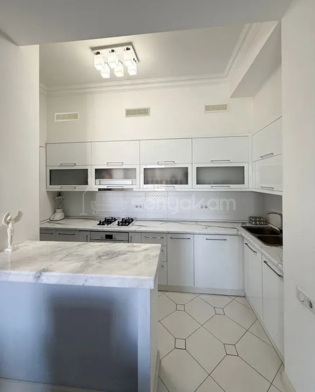 3 Սենյականոց Բնակարան Նորակառույցում, 90քմ, 7/9 հարկ, Դիզայներական Վերանորոգված