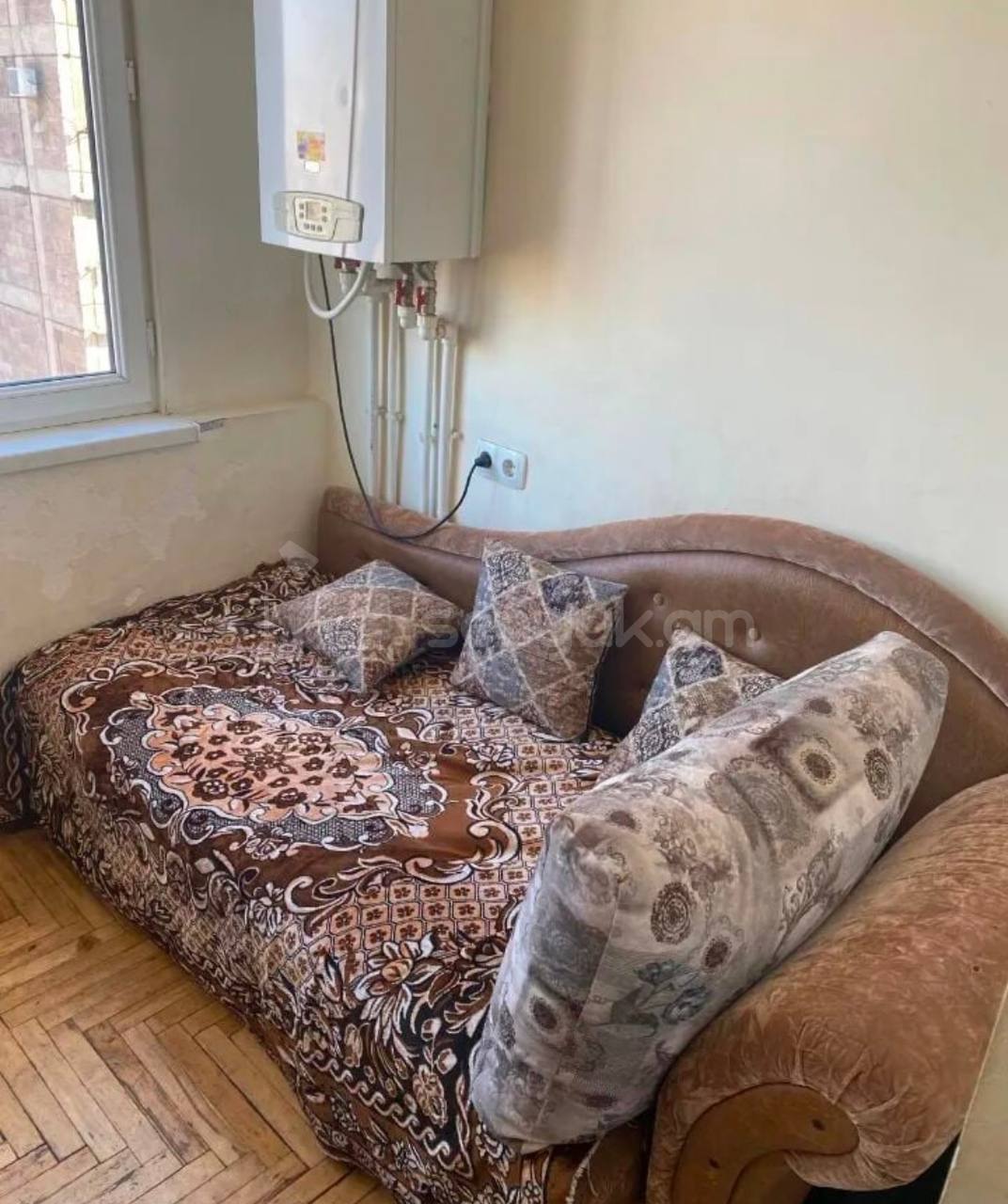 2 Սենյականոց Բնակարան Քարե Շենքում, 55քմ, 7/9 հարկ, Նորմալ Վիճակում, Կահավորված