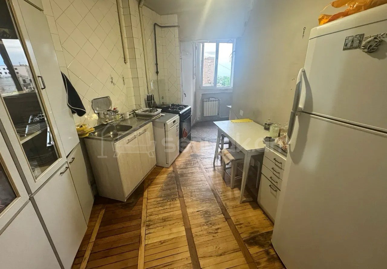 3 Սենյականոց Բնակարան, 90քմ, 6/16 հարկ, Նորմալ Վիճակում