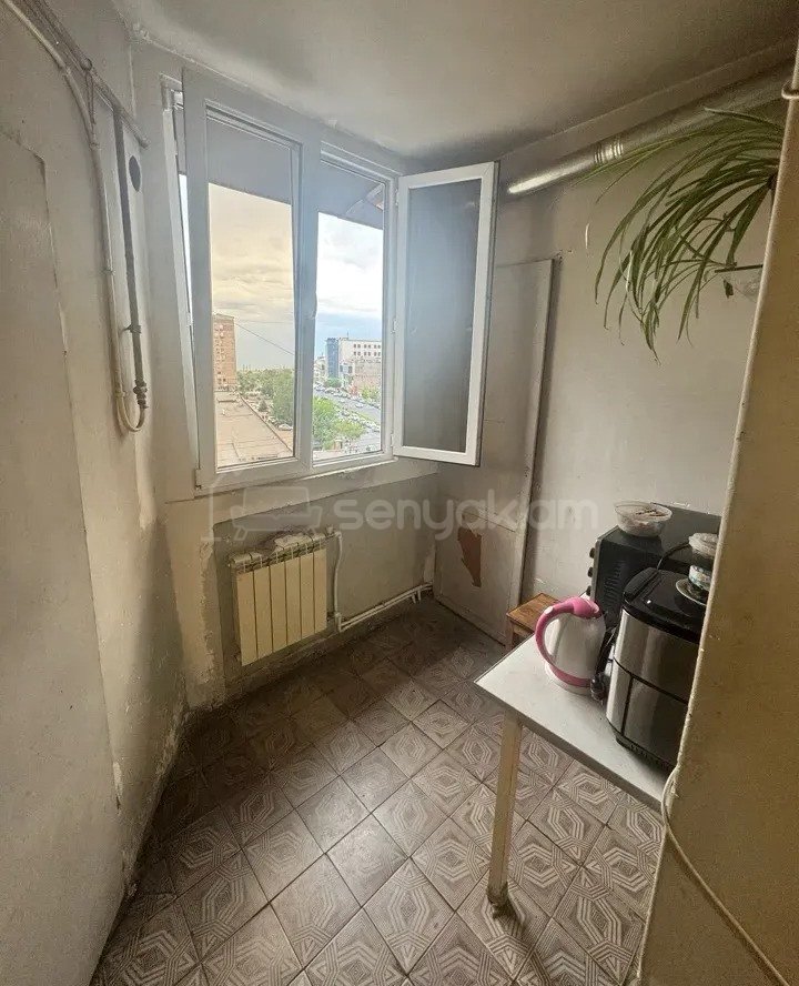 3 Սենյականոց Բնակարան, 90քմ, 6/16 հարկ, Նորմալ Վիճակում