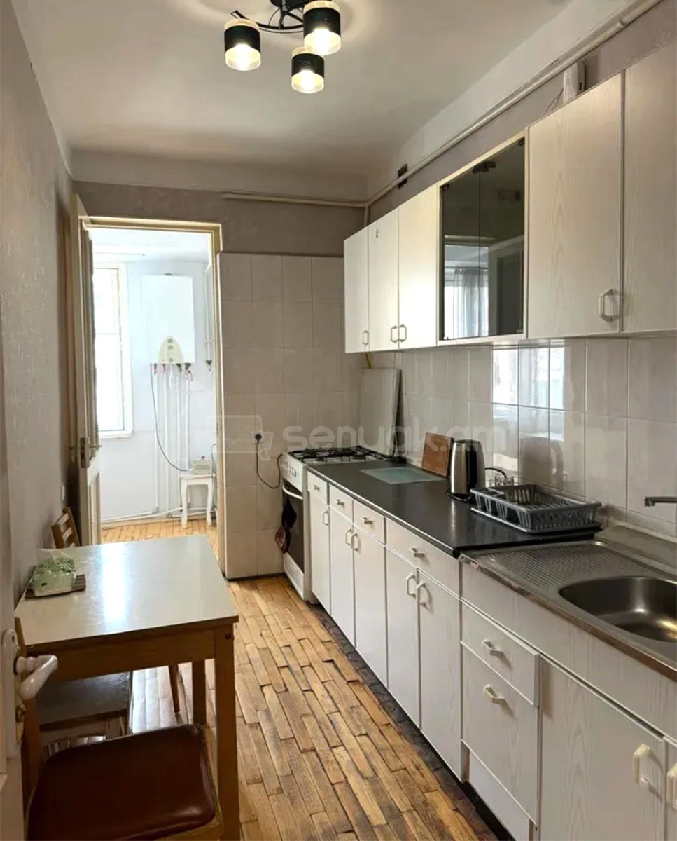 3 Սենյականոց Բնակարան, 83քմ, 6/9 հարկ, Նորմալ Վիճակում