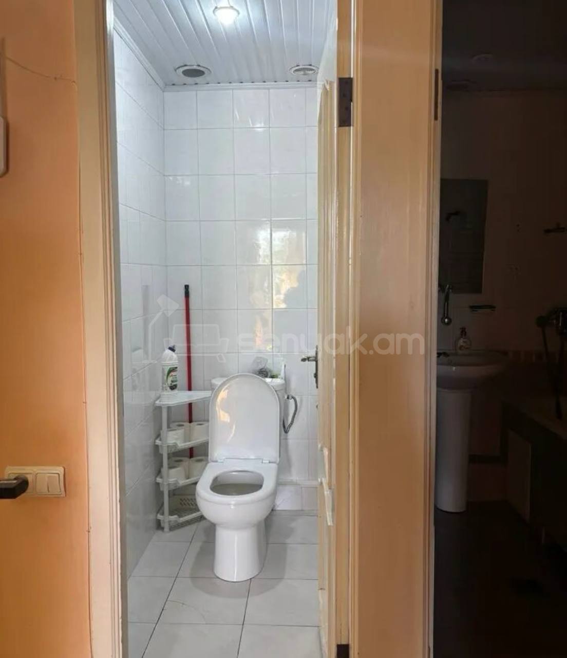 3 Սենյականոց Բնակարան Քարե Շենքում, 78քմ, 2/9 հարկ, Կապիտալ Վերանորոգված