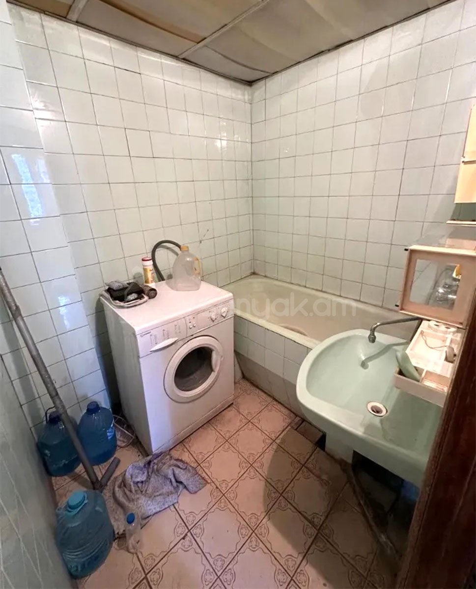 3 Սենյականոց Բնակարան, 72քմ, 6/9 հարկ, Պետական Վիճակում