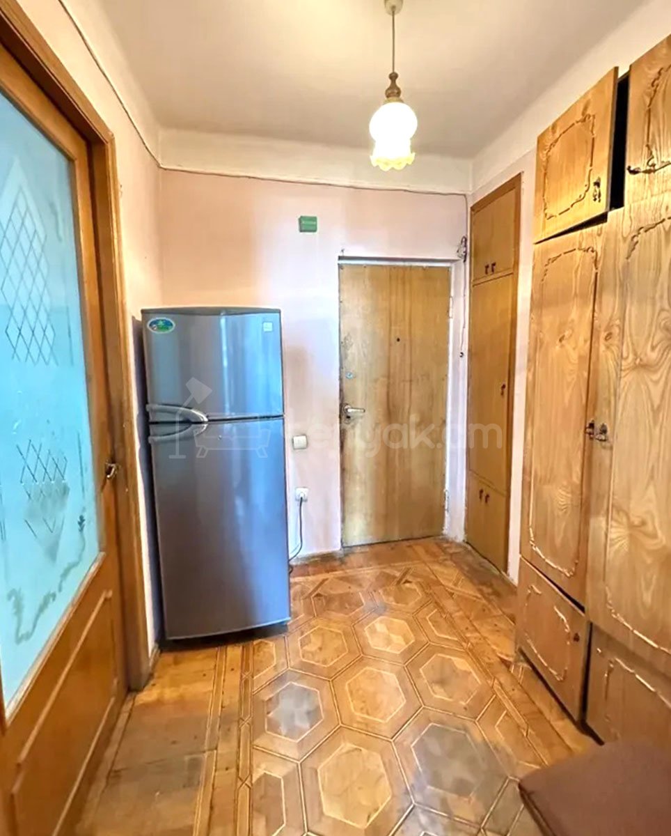 3 Սենյականոց Բնակարան, 72քմ, 6/9 հարկ, Պետական Վիճակում