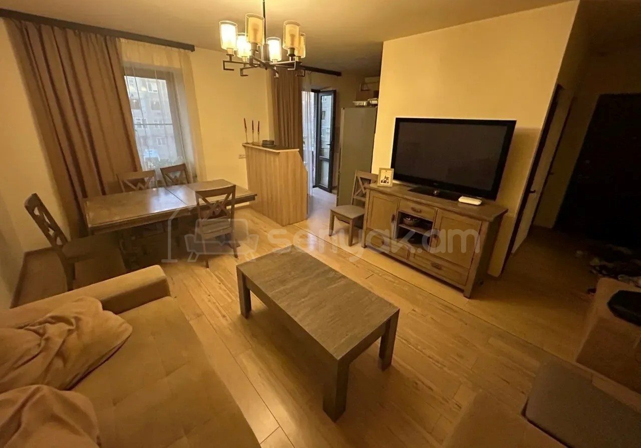 2 Սենյականոց Բնակարան Քարե Շենքում, 56քմ, 4/5 հարկ, Կապիտալ Վերանորոգված