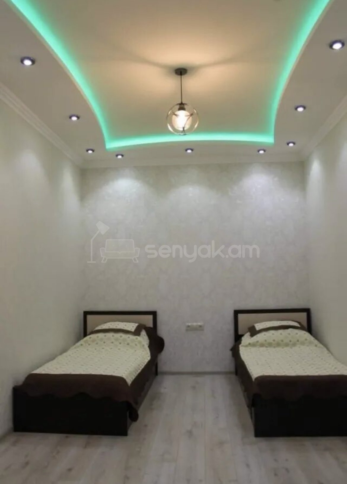 3 Սենյականոց Բնակարան Քարե Շենքում, 65քմ, 3/4 հարկ, Դիզայներական Վերանորոգված, Կահավորված, Արևկող