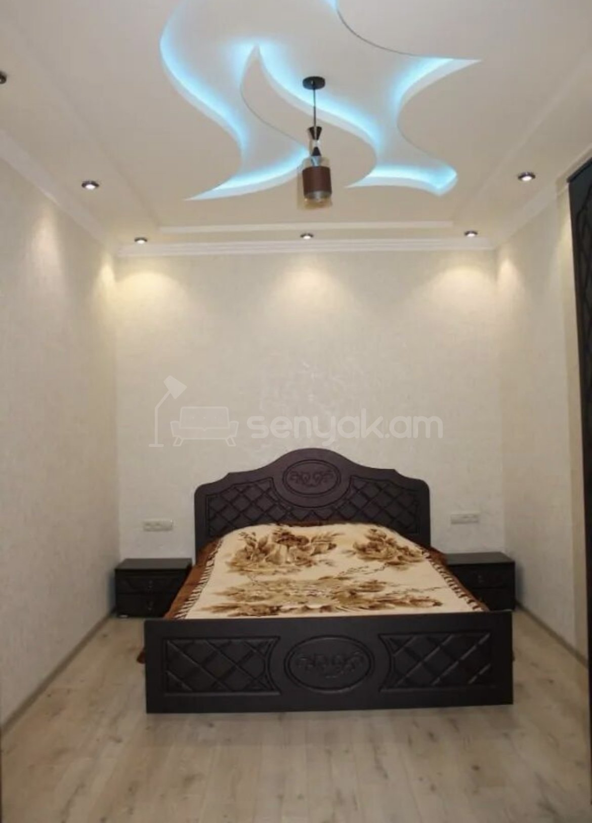 3 Սենյականոց Բնակարան Քարե Շենքում, 65քմ, 3/4 հարկ, Դիզայներական Վերանորոգված, Կահավորված, Արևկող