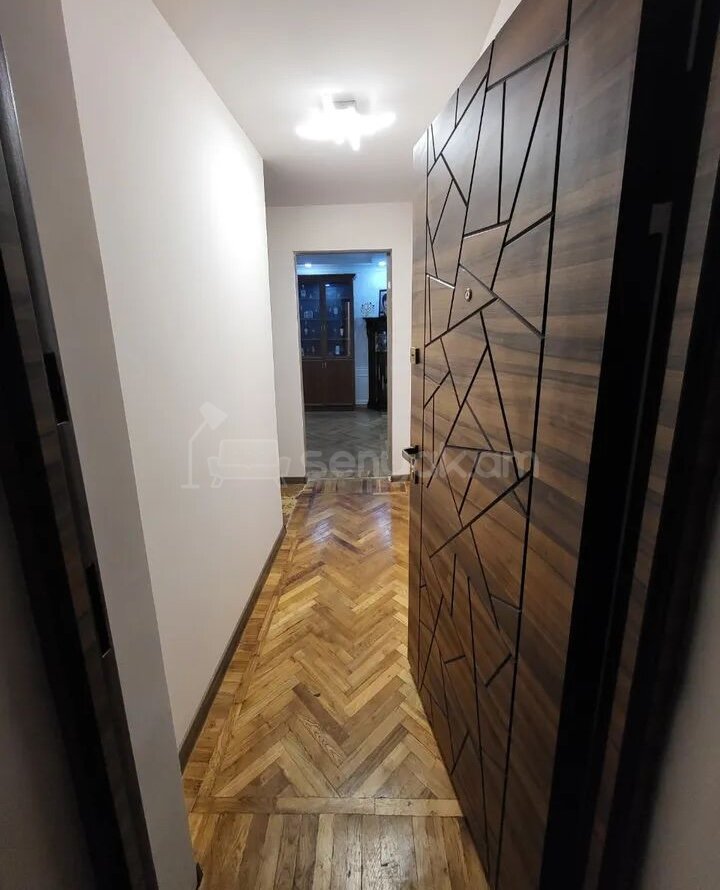 2 Սենյականոց Բնակարան Քարե Շենքում, 53քմ, 1/4 հարկ, Կապիտալ Վերանորոգված