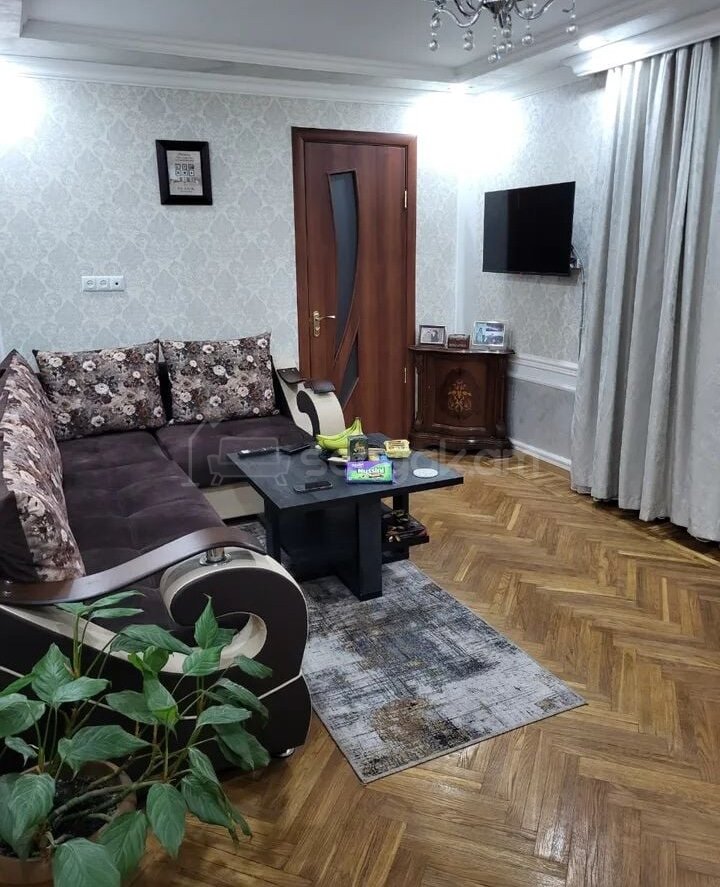 2 Սենյականոց Բնակարան Քարե Շենքում, 53քմ, 1/4 հարկ, Կապիտալ Վերանորոգված