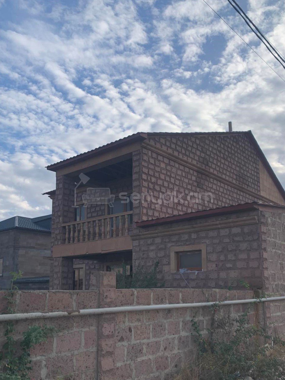 5 Սենյականոց Սեփական Տուն, 320քմ, Ավտոտնակով