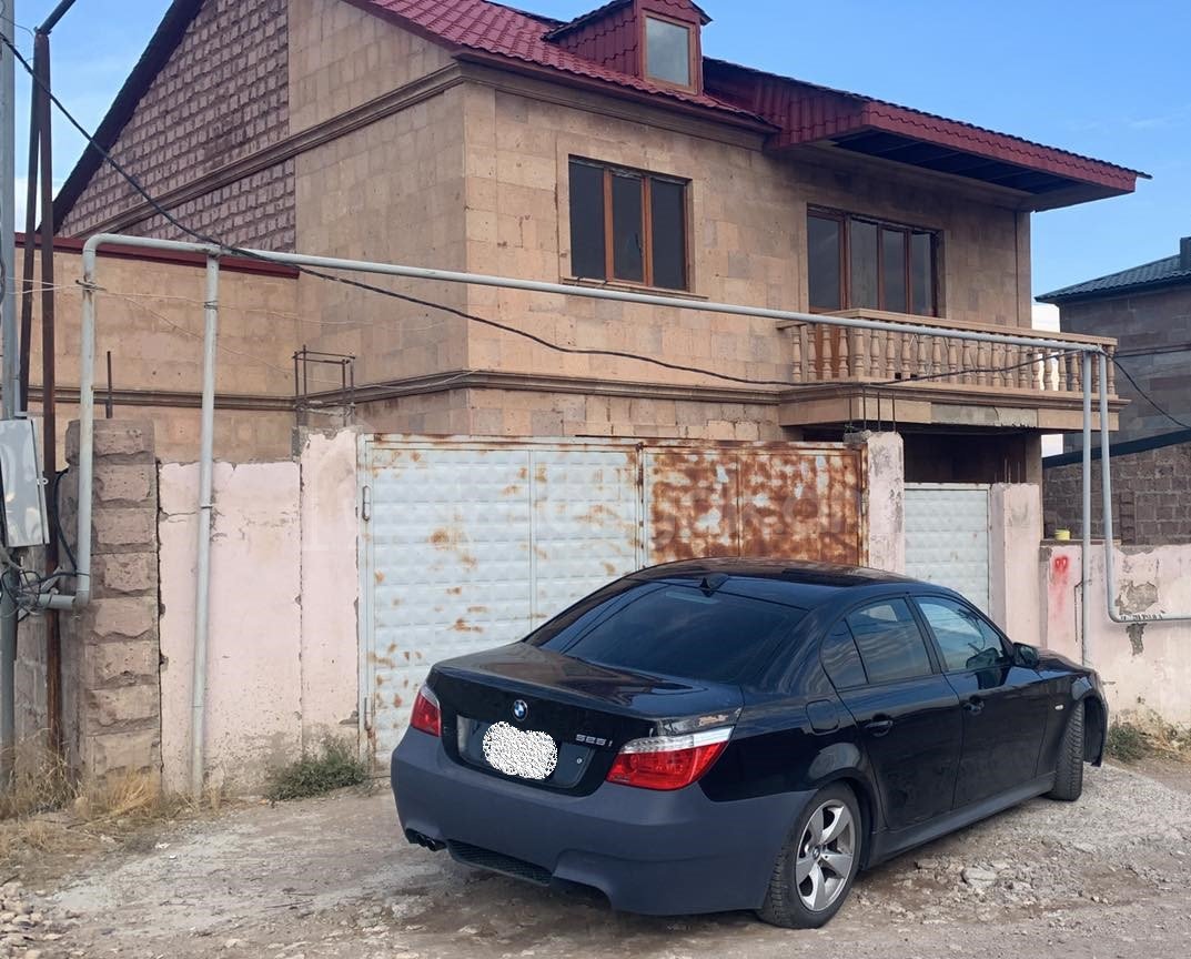 5 Սենյականոց Սեփական Տուն, 320քմ, Ավտոտնակով